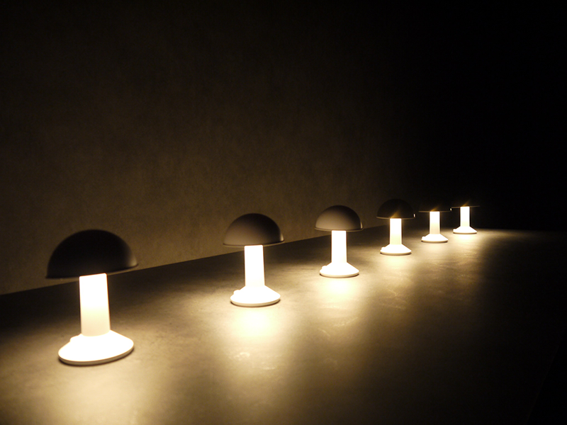 MUSHROOM LED ポータブル ランプ