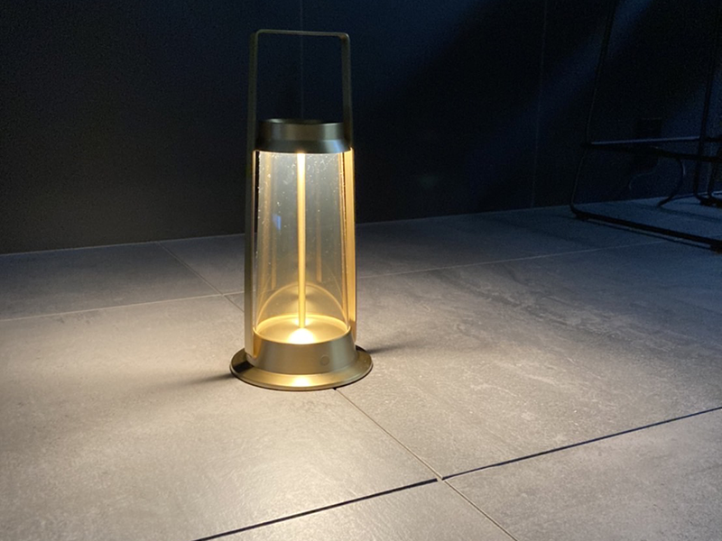 EXPLORER LED ポータブルランプ ゴールド