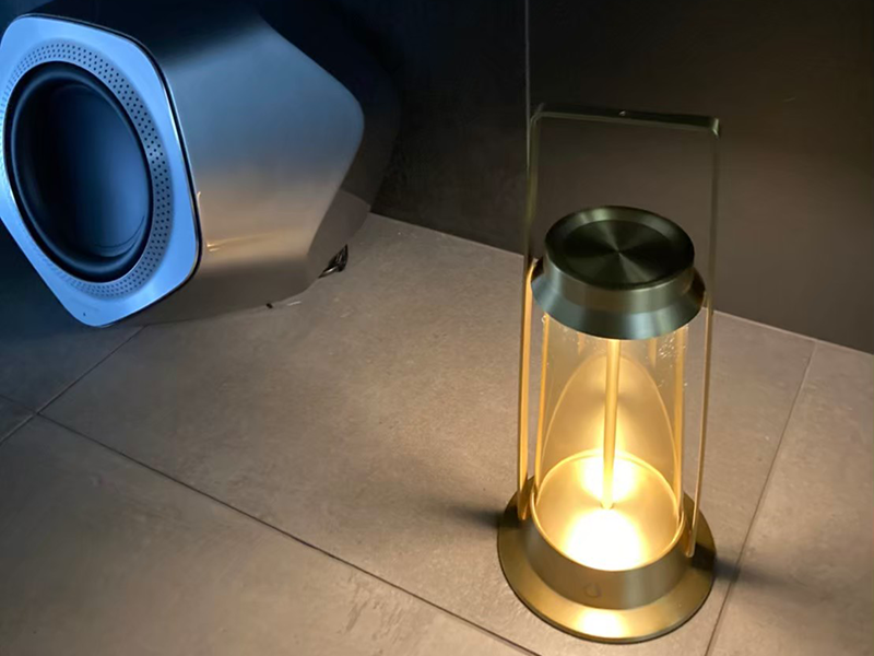 EXPLORER LED ポータブルランプ ゴールド