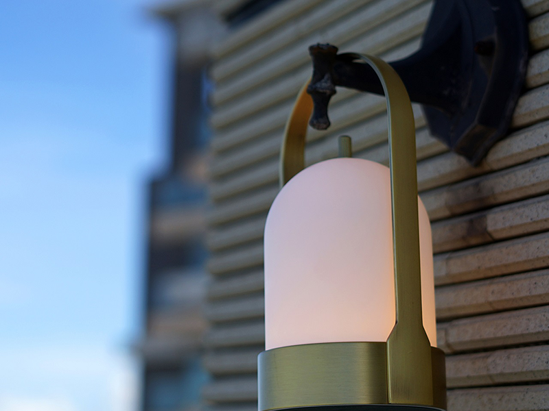 DAWN LED ポータブルランプ ゴールド