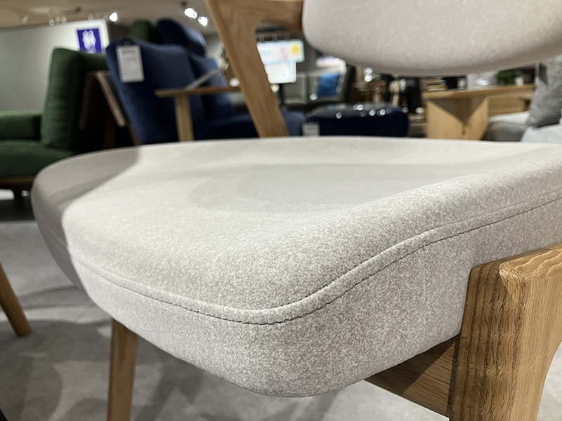 KC056 アームチェア