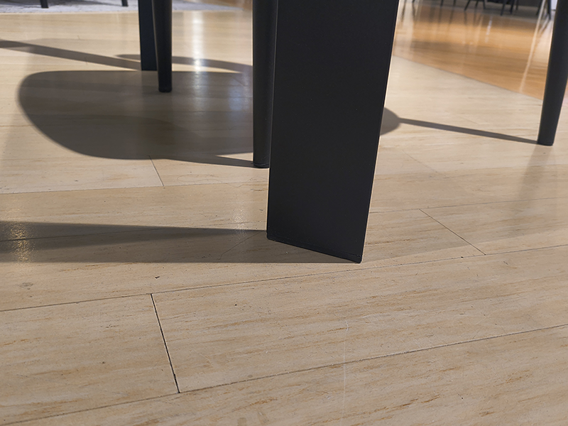 グラナダ2 135 セラミックテーブル