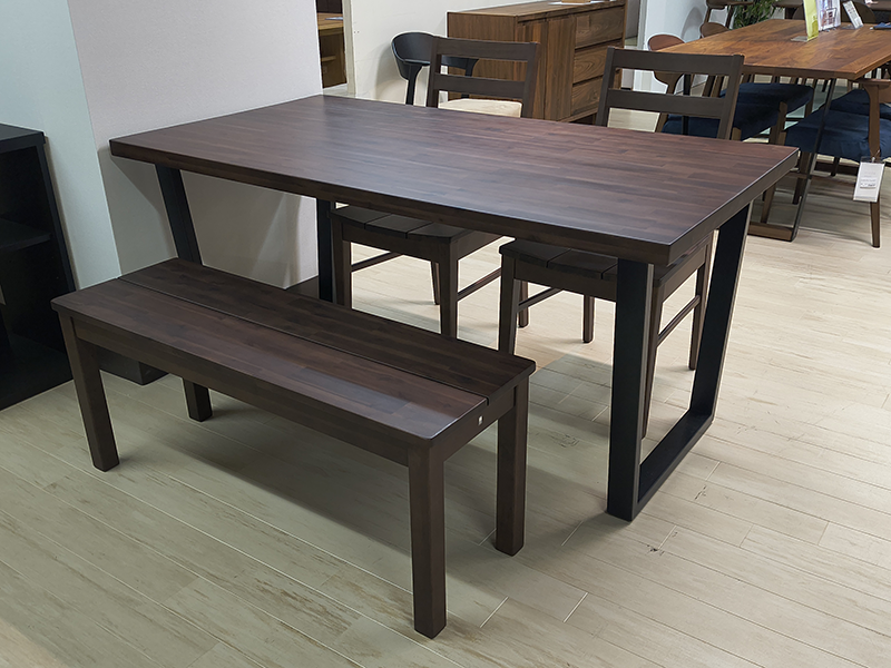 ロッド 150 ダイニング4点セット（テーブル+チェア×2+ベンチ）