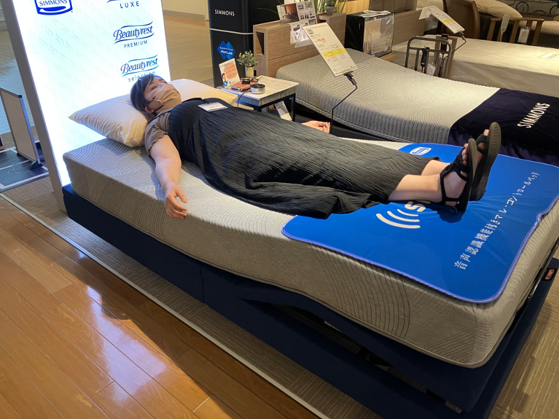 〇 シムレスト 2モーター 電動ベッド （6.5マットレス付き）セミダブル