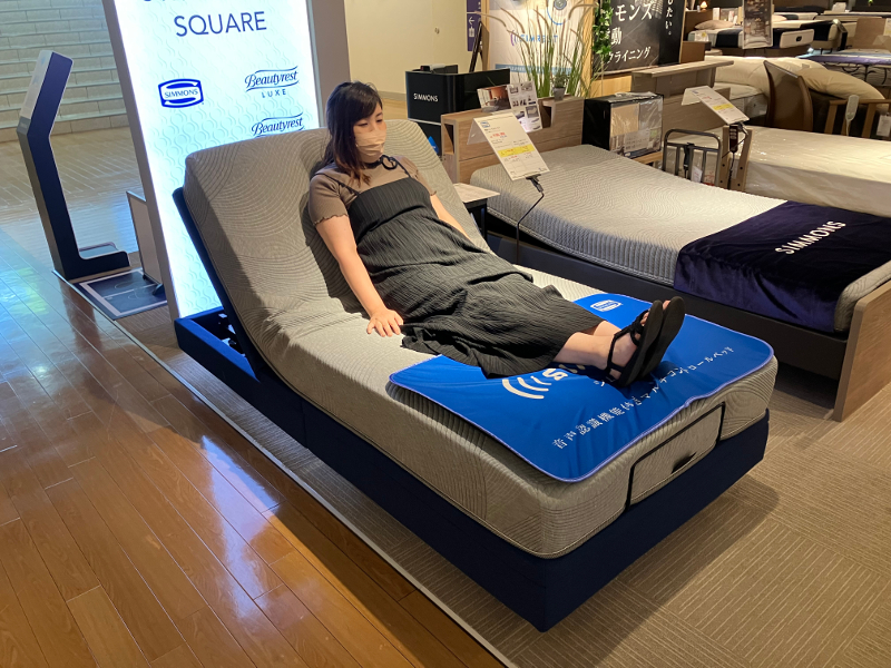 〇 シムレスト 2モーター 電動ベッド （6.5マットレス付き）セミダブル