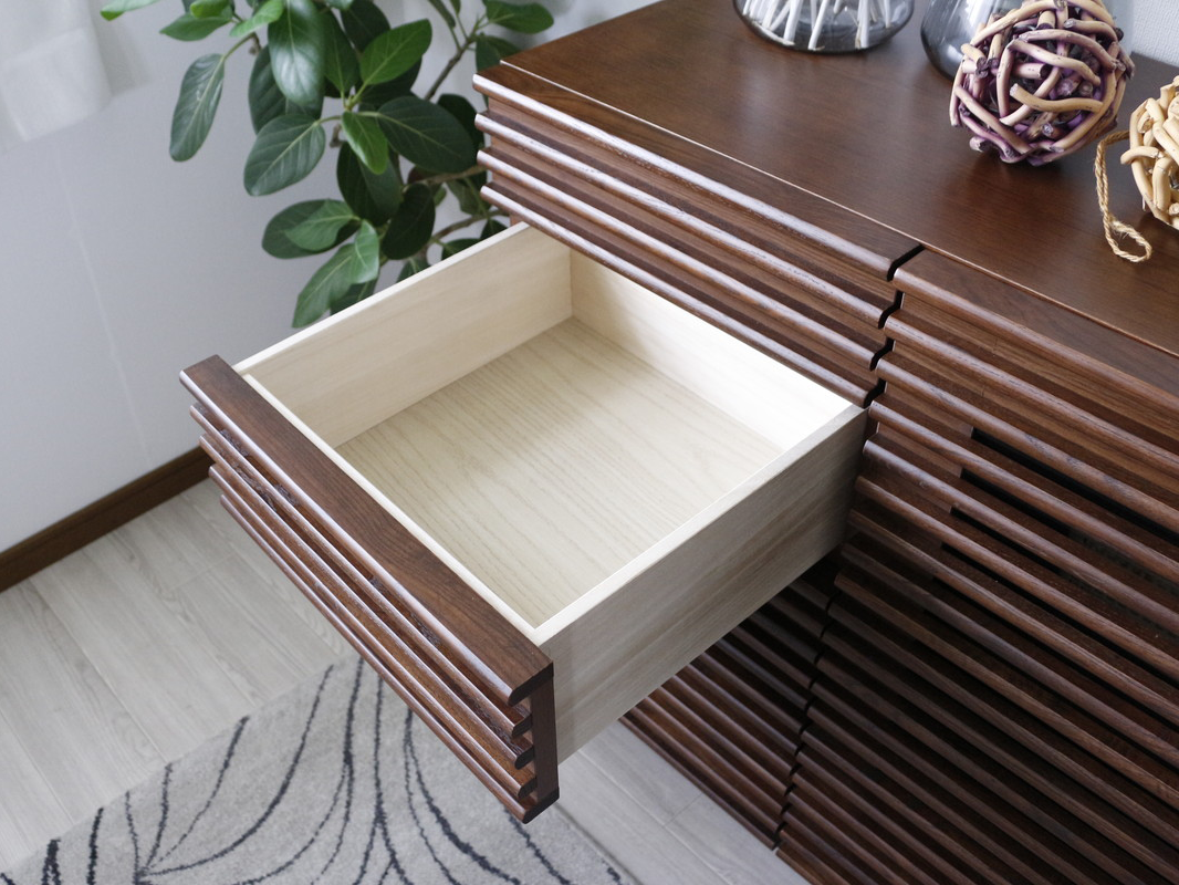 AZ 80サイドボード