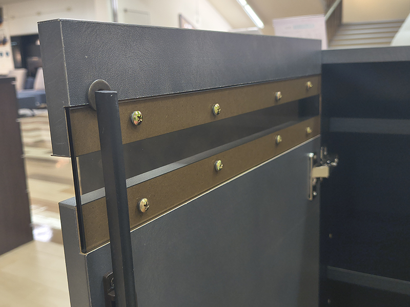 TR 120 サイドボード