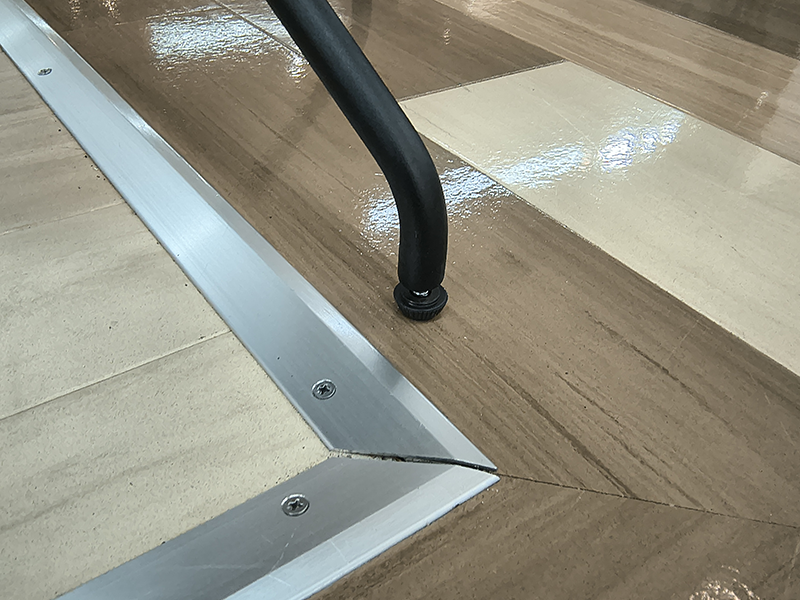 デルタ 回転チェア