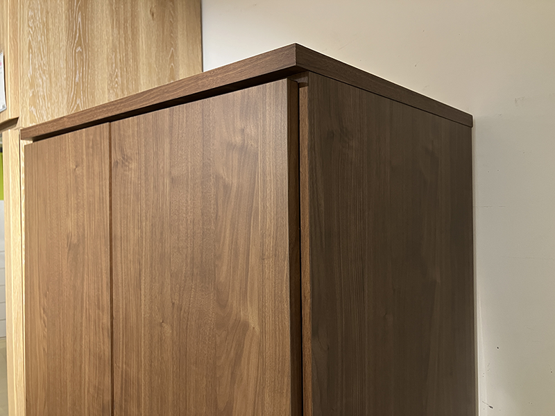 ジェノバ 80ワードローブ