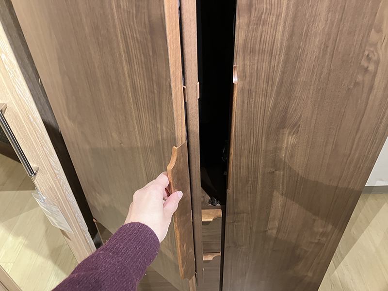 ジェノバ 80ワードローブ