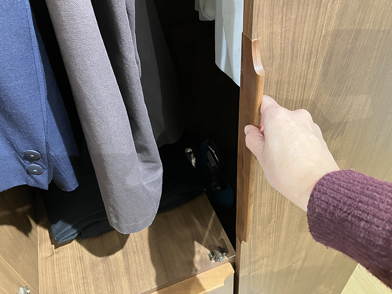 ジェノバ 80ワードローブ