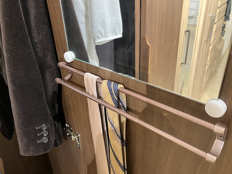 ジェノバ 80ワードローブ